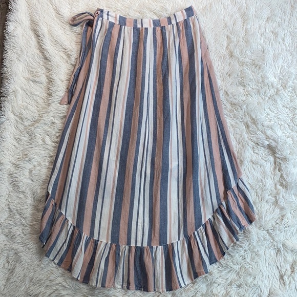 ASOS DESIGN woven stripe frill beach sarong skirt - Picture 2 of 6